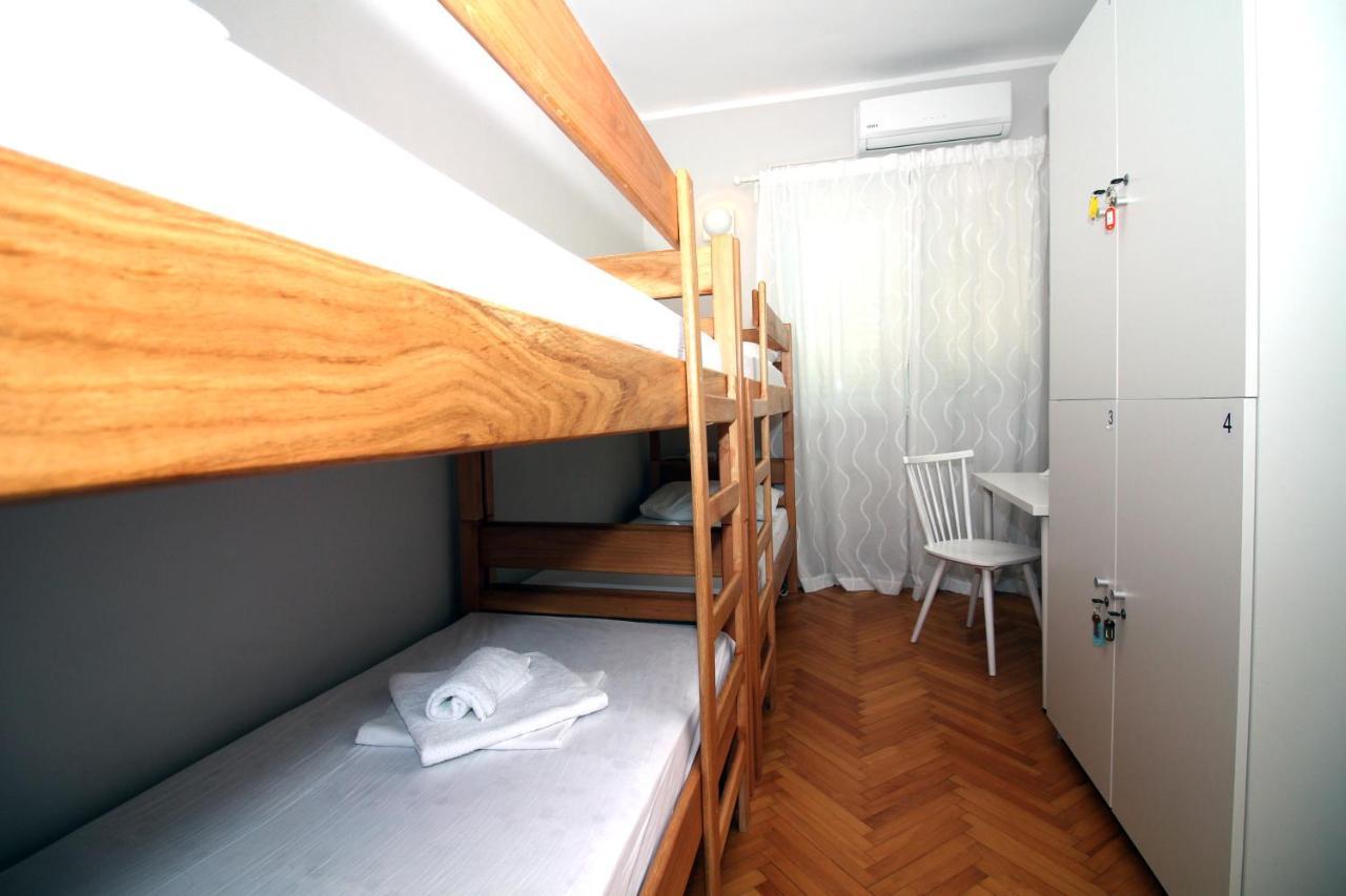 Hostel Marko Tisno Exteriör bild