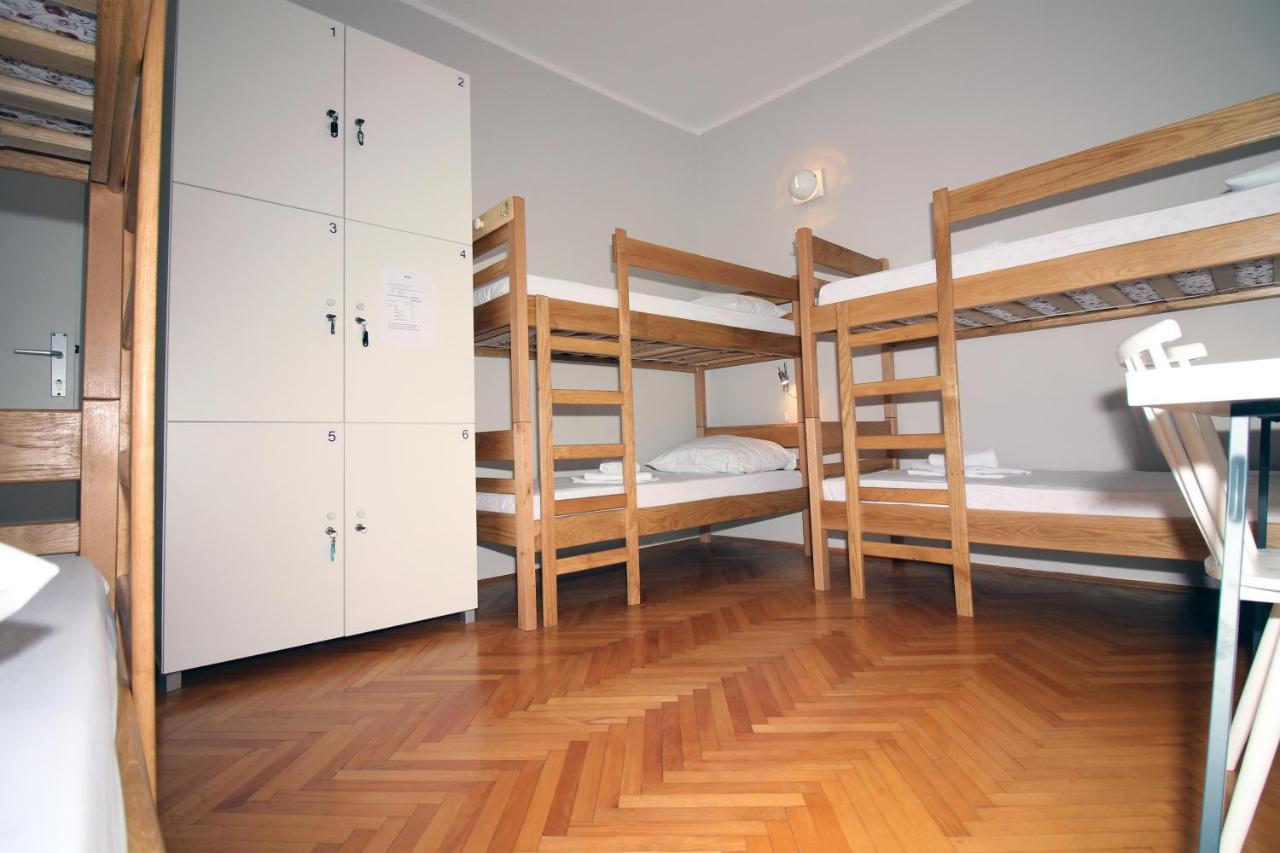 Hostel Marko Tisno Exteriör bild