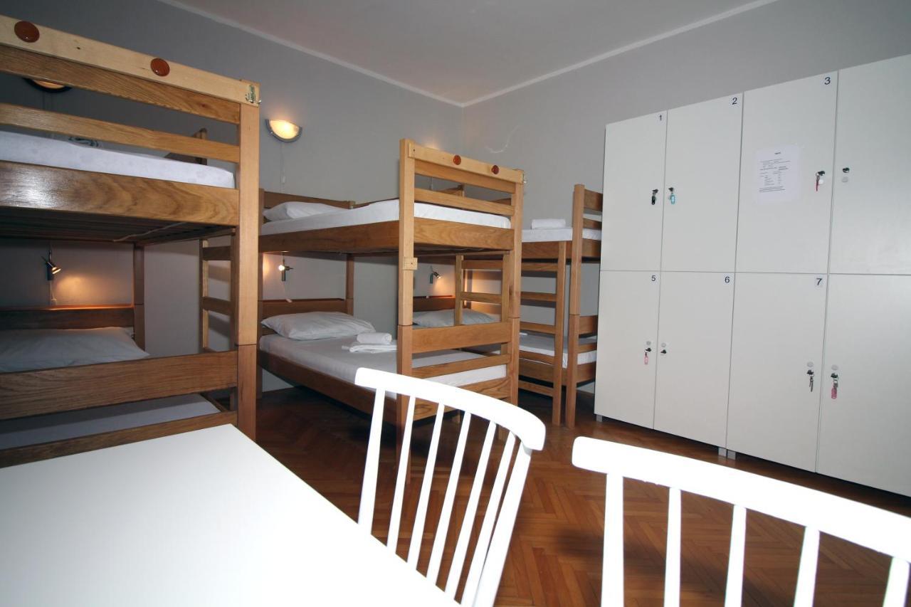 Hostel Marko Tisno Exteriör bild